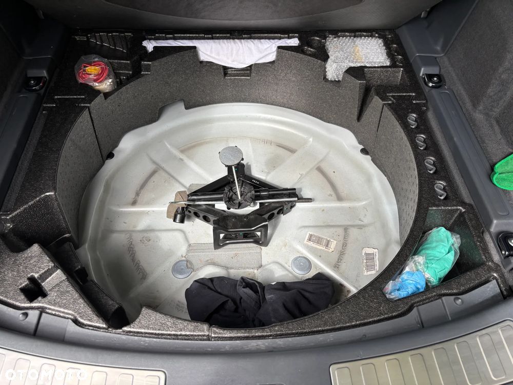 Land Rover Discovery Sport TD4 HSE Luxury - 20