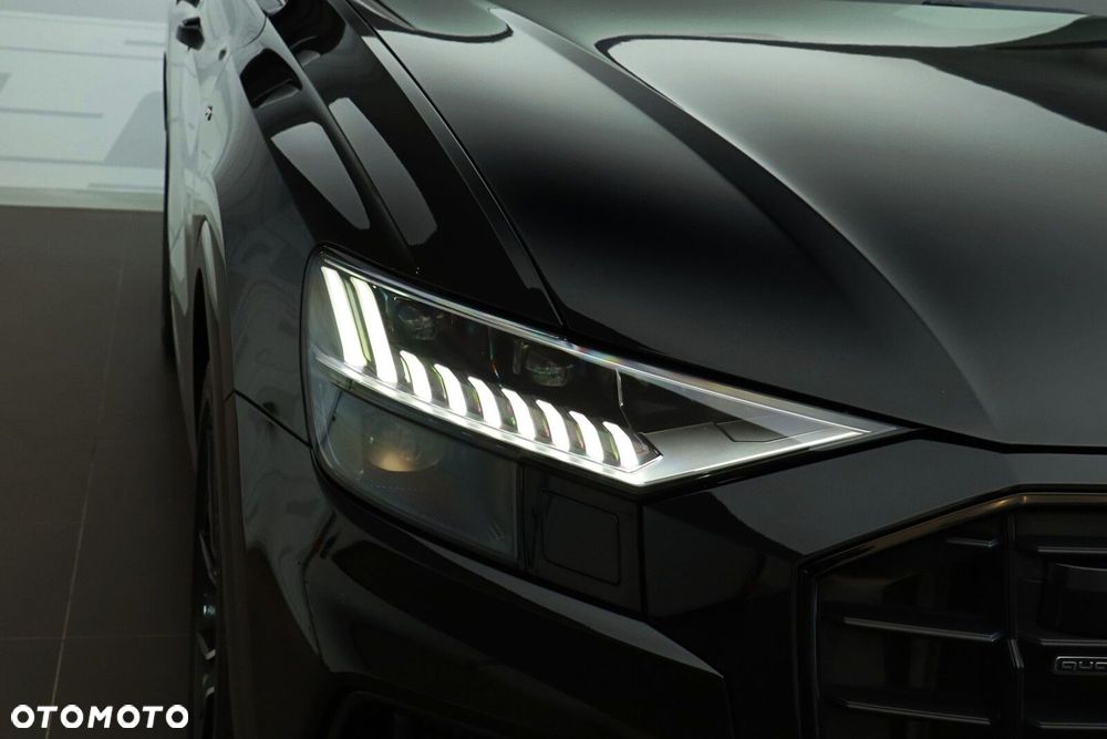 Audi Q8 - 12