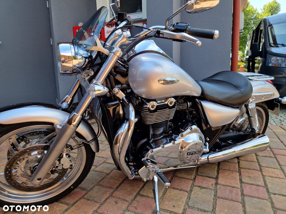 Triumph Thunderbird - 2