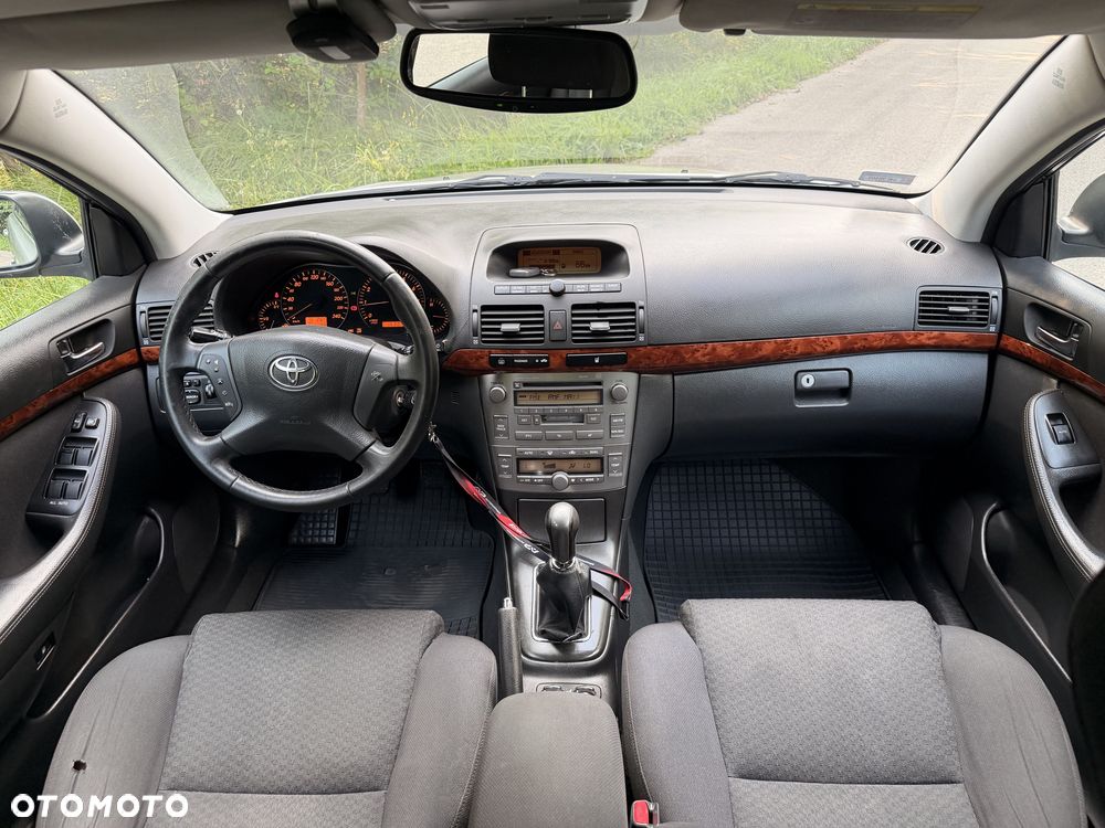 Toyota Avensis - 7