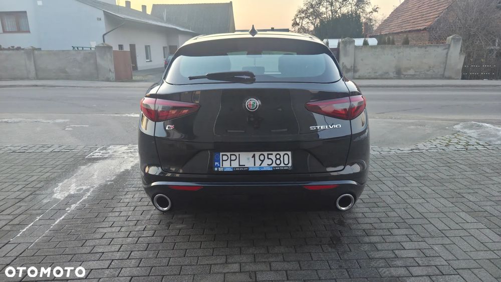 Alfa Romeo Stelvio - 7