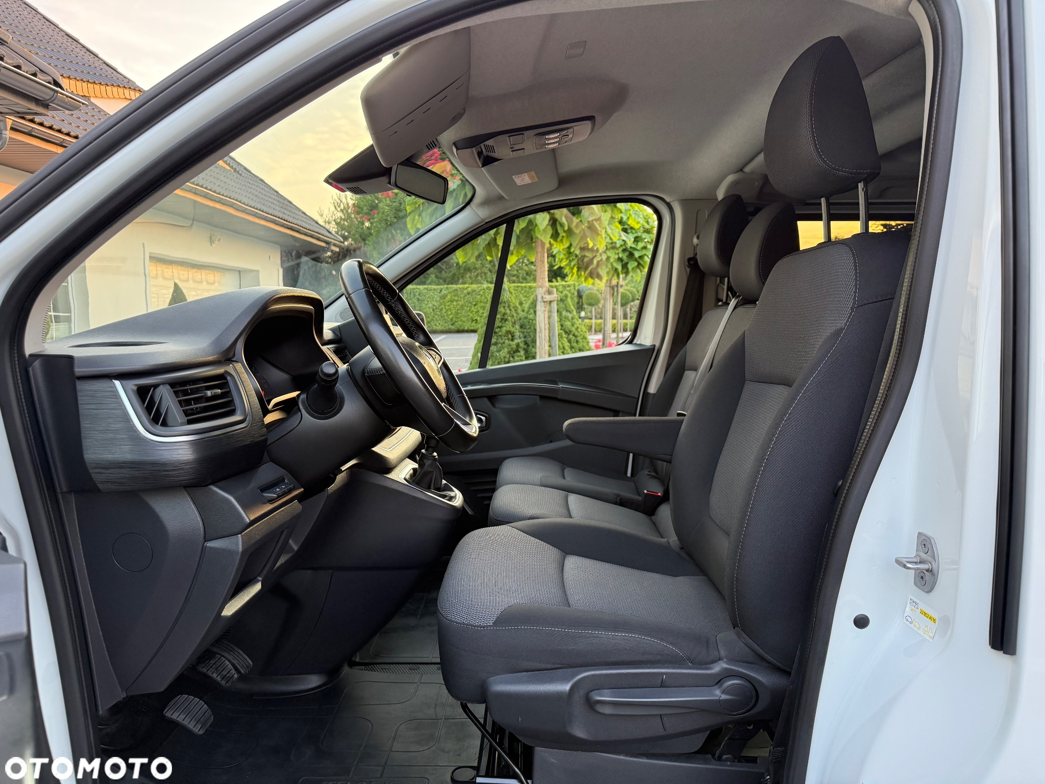 Renault Trafic 2.0 dCi L2H1 HD Extra (bryg.) - 13