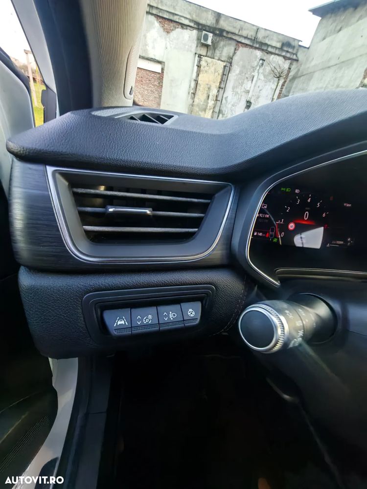 Renault Captur TCe EDC FAP Zen - 12