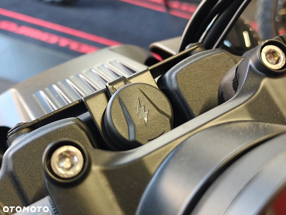 QJMOTOR SRV 700 - 15