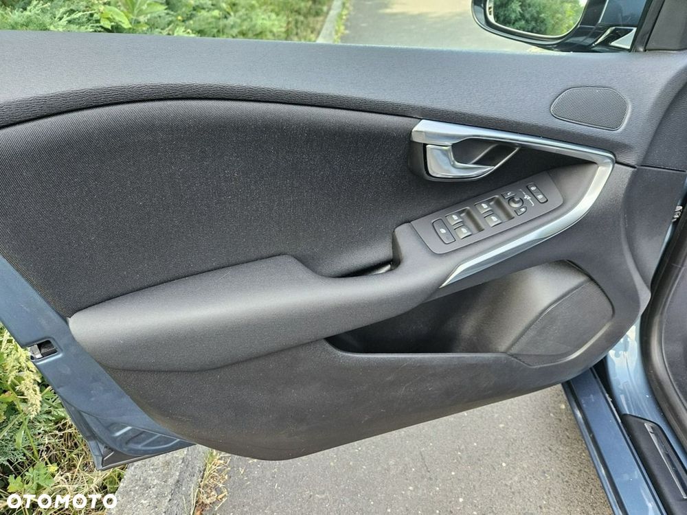Volvo V40 D2 Momentum - 18