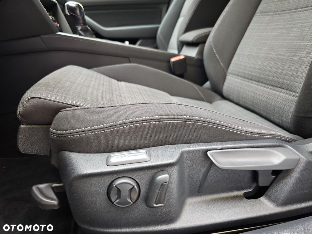 Volkswagen Passat Variant 2.0 TDI EVO Business DSG - 12