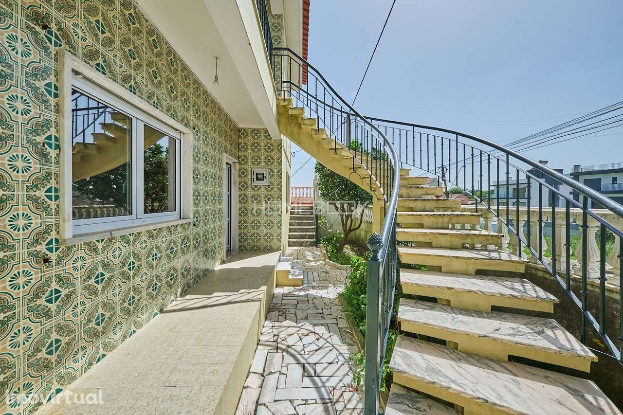 Moradia Bi-Familiar com Jardim, Garagem e Vista Rio em Vialonga – Font - Grande imagem: 4/33