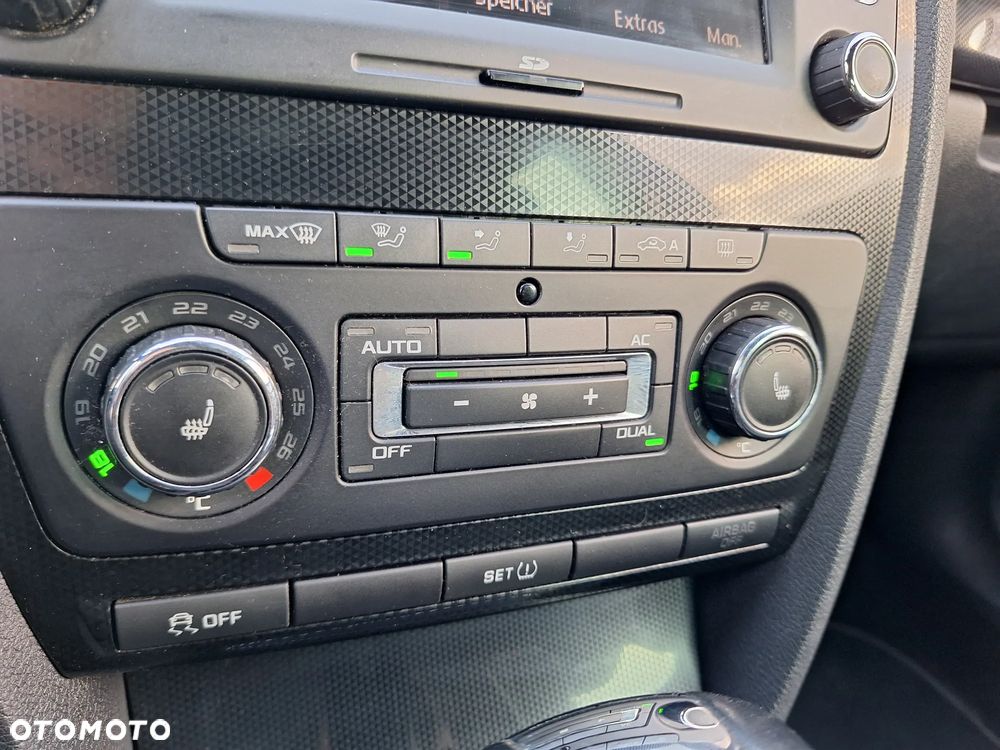 Skoda Octavia 2.0 TDI RS DSG - 30