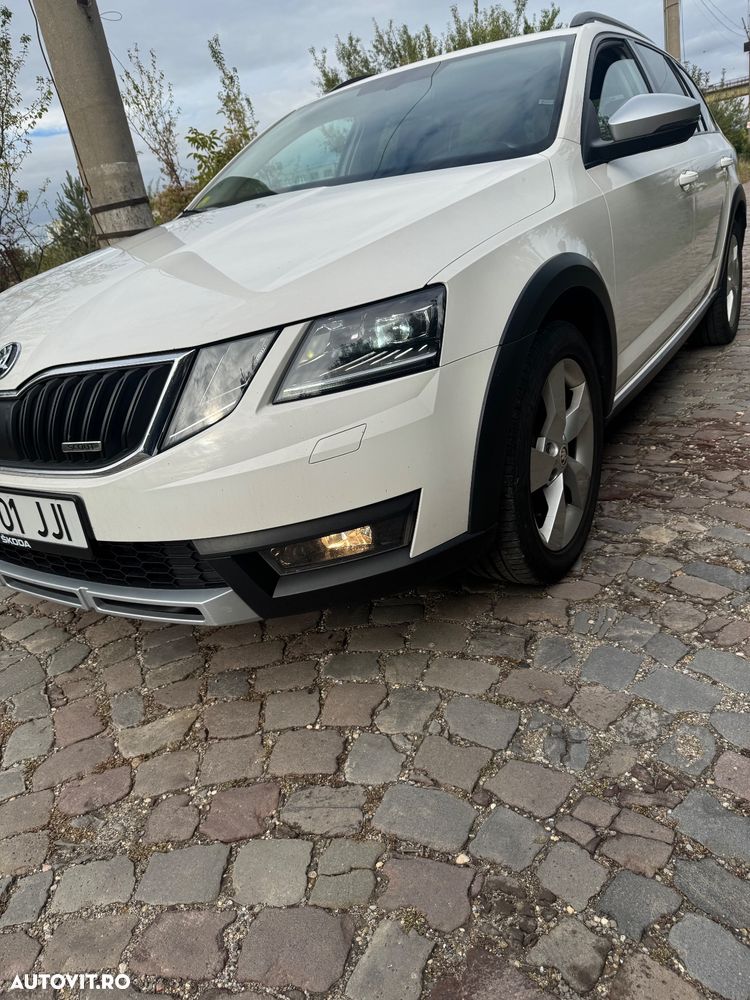 Skoda Octavia Combi Diesel 2.0 TDI 4X4 DSG Scout - 23