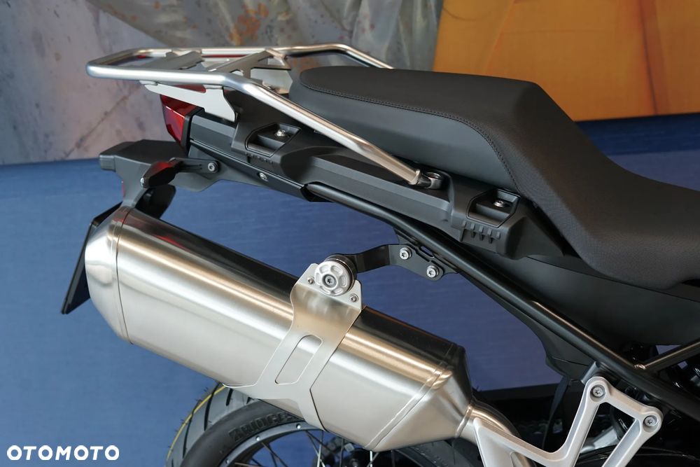BMW F - 23