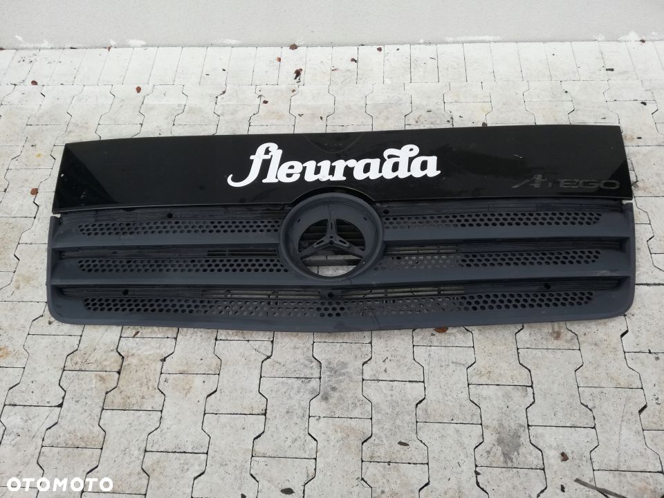 ATRAPA GRILL MASKA MERCEDES ATEGO EURO6 - 1