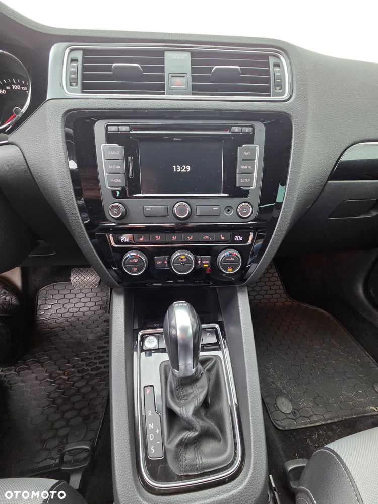 Volkswagen Jetta 2.0 TDI DPF BMT Highline DSG - 29