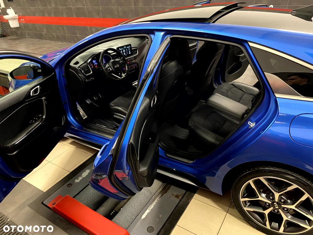 Kia ProCeed 1.6 CRDi SCR GT LINE - 24