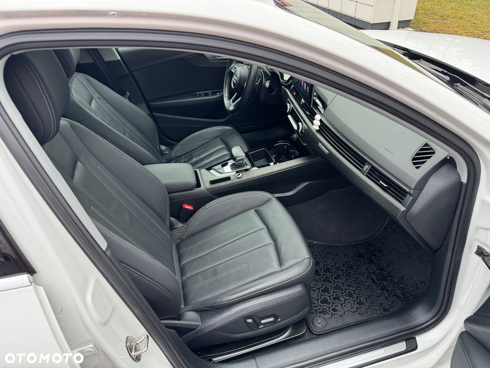 Audi A4 Limousine - 16