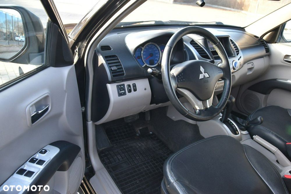 Mitsubishi L200 - 15
