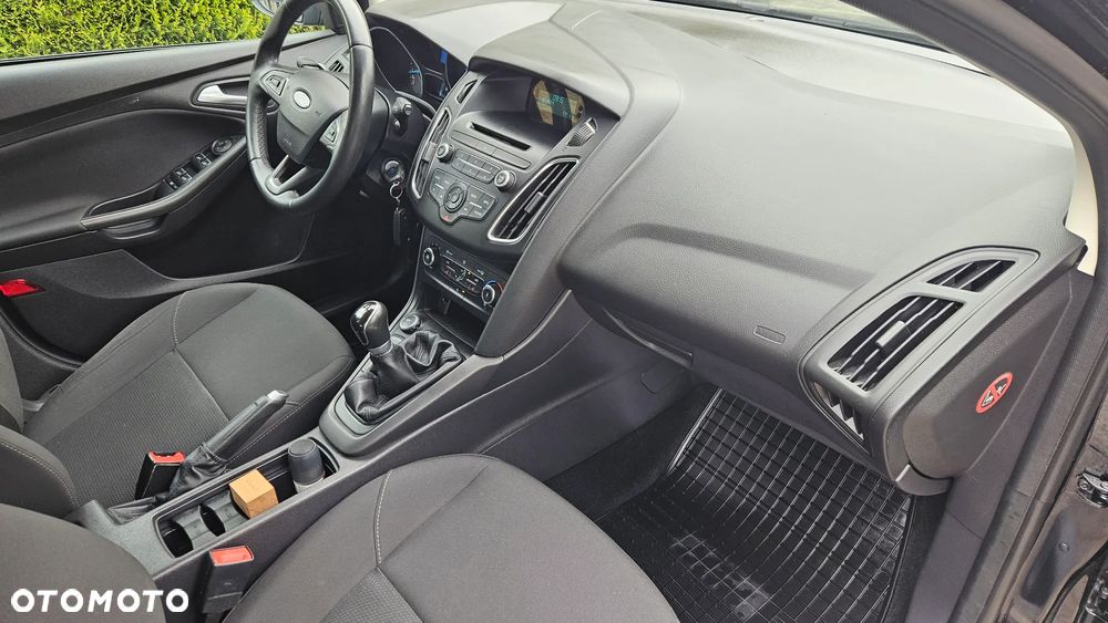 Ford Focus 1.0 EcoBoost Trend - 17