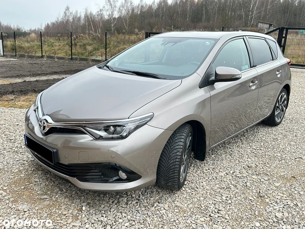 Toyota Auris 1.6 Prestige - 33