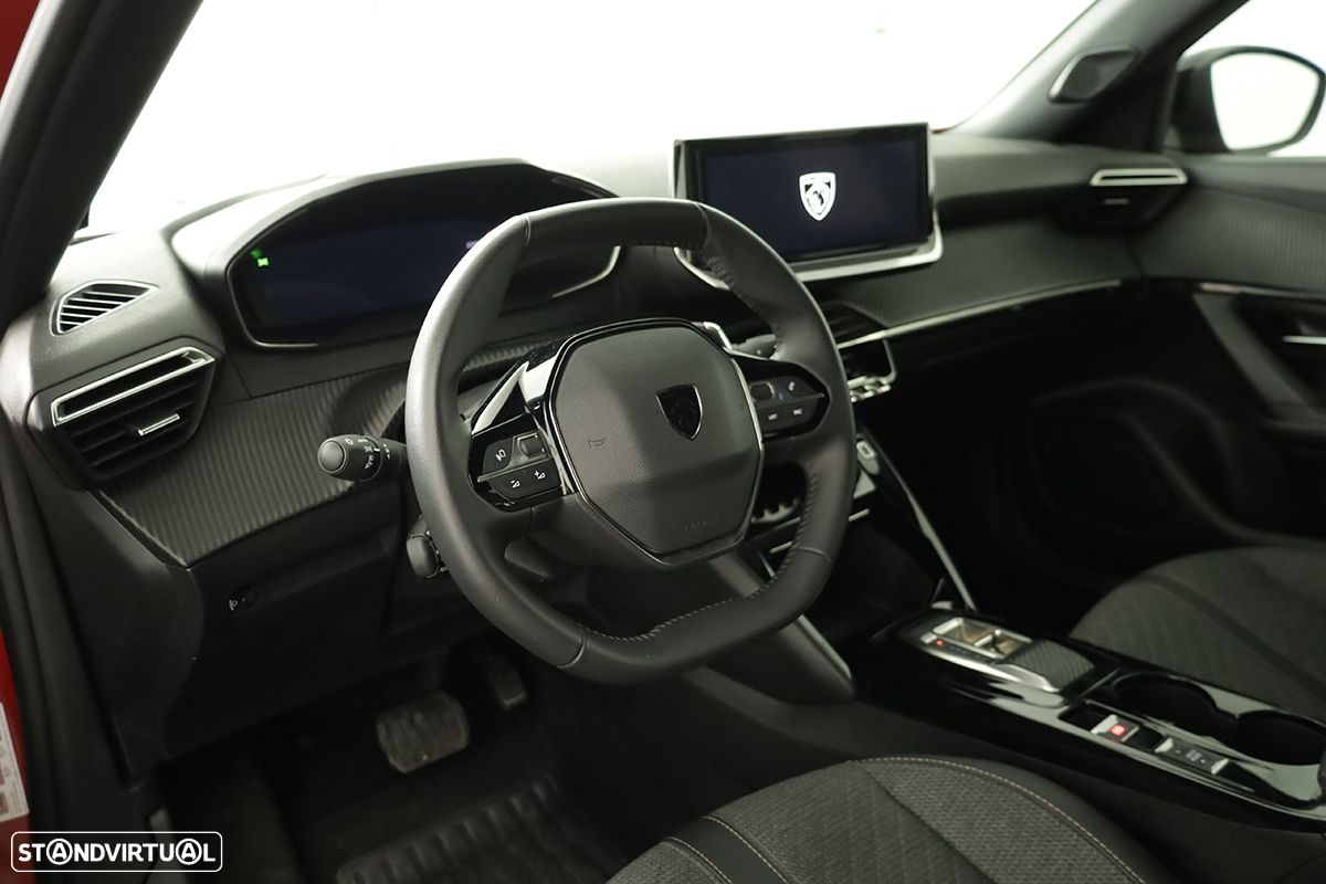 Peugeot 2008 1.2 PureTech Allure EAT8 - 7