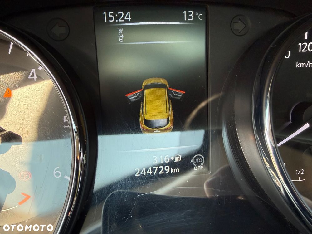 Nissan Qashqai 1.6 dCi DPF tekna - 23