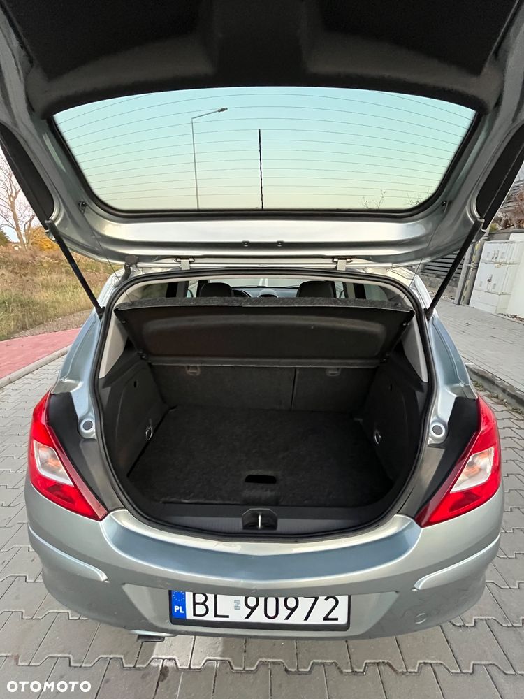 Opel Corsa 1.4 16V 150 Jahre - 14