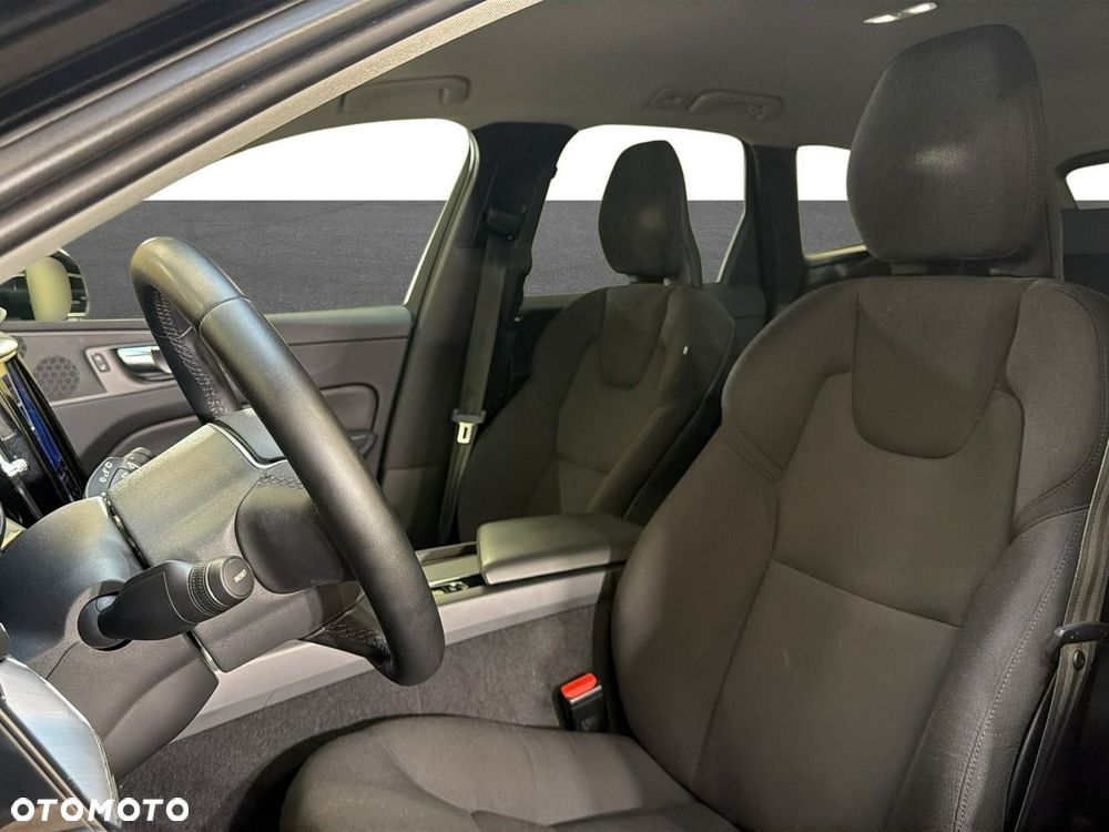 Volvo XC 60 B4 D AWD Momentum Pro - 8
