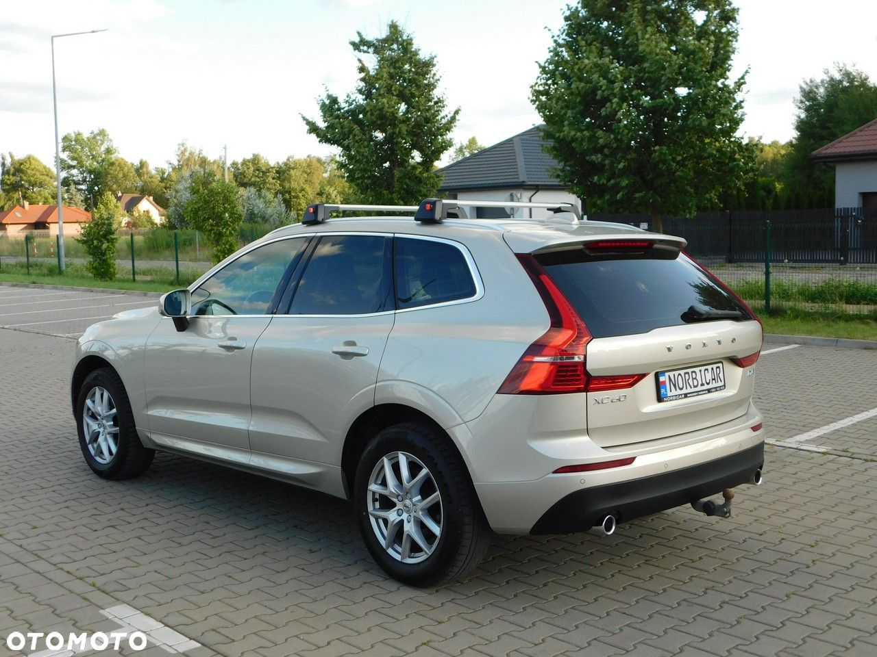 Volvo XC 60 D4 AWD Momentum Pro - 4