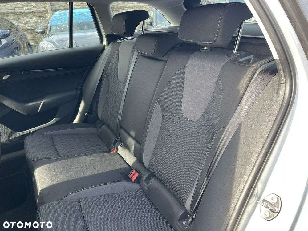 Skoda Octavia 1.5 TSI Selection - 10