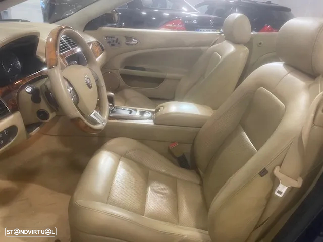 Jaguar XK 4.2 V8 Convertible - 18