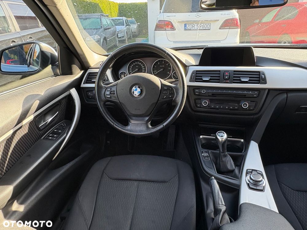 BMW Seria 3 316d Touring Advantage - 15