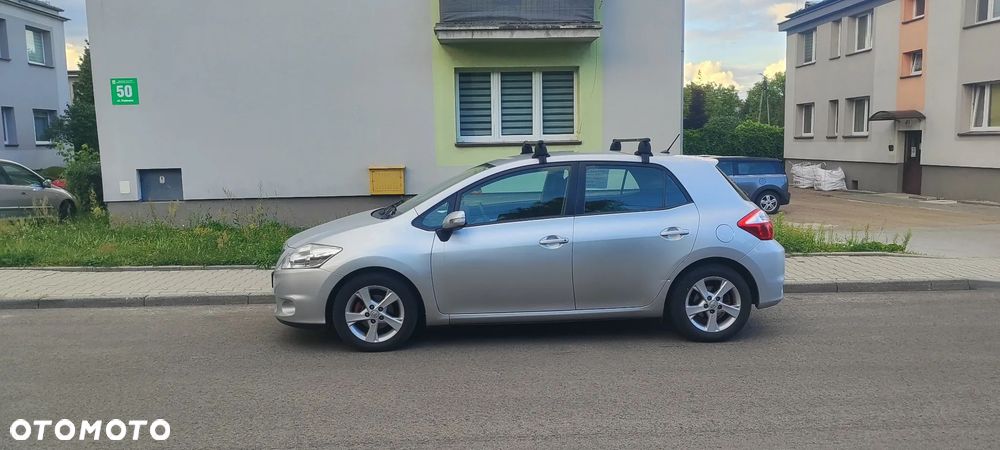 Toyota Auris 1.6 Terra - 1