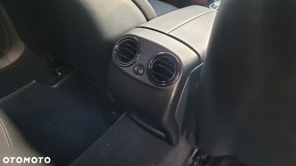 Mercedes-Benz GLC - 13