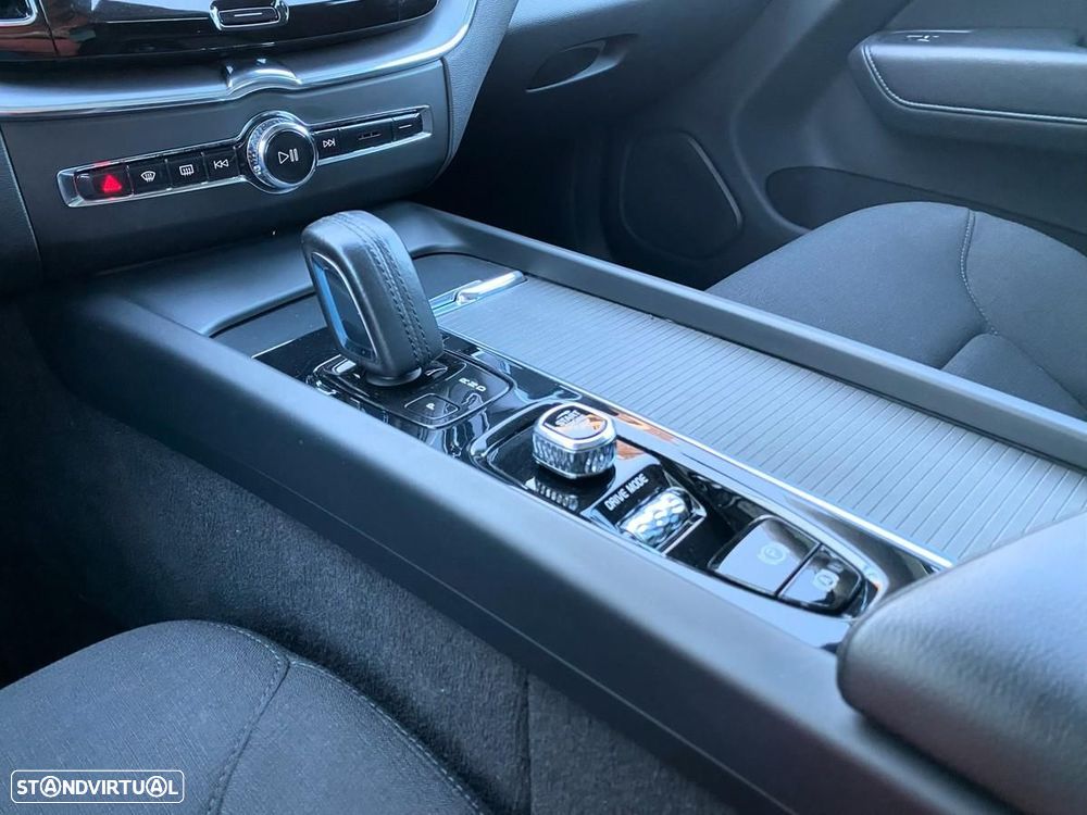 Volvo XC 60 2.0 T6 PHEV Inscription AWD - 22