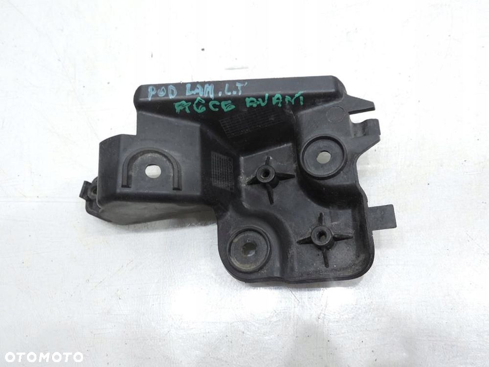 MOCOWANIE LAMPY LEWY TYŁ AUDI A6 C6 AVANT - 1