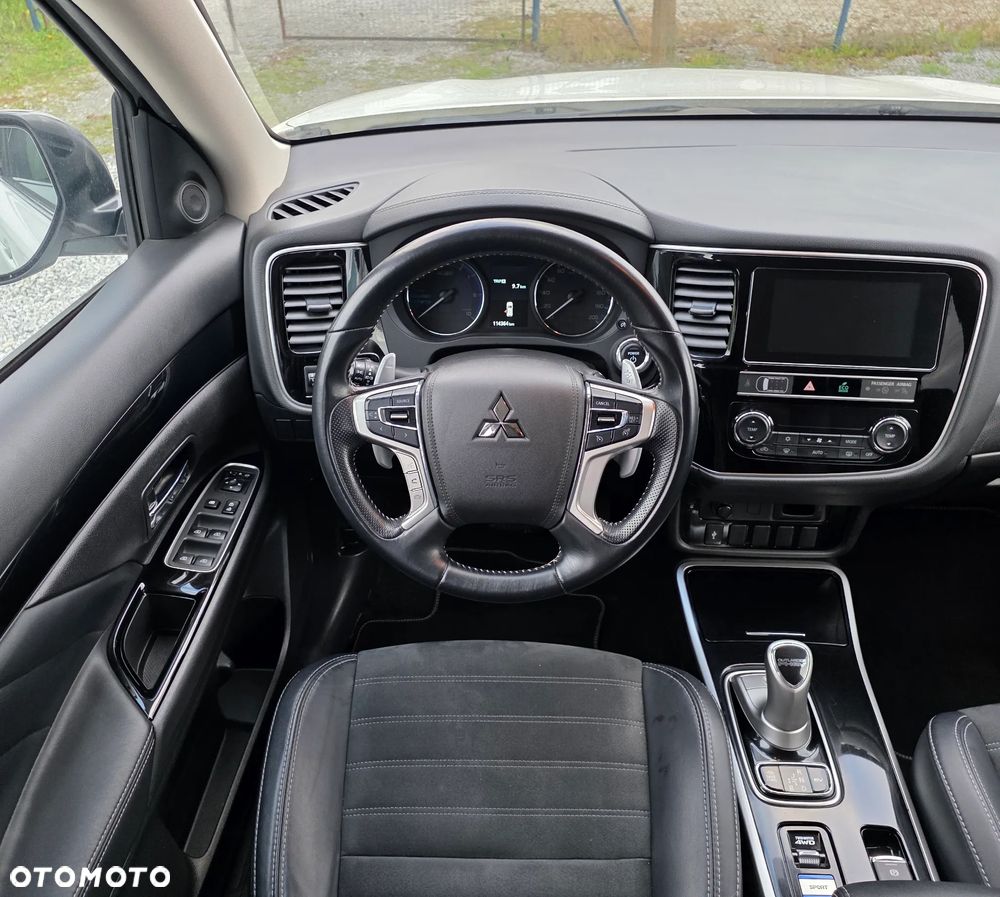 Mitsubishi Outlander 2.4 4WD Plug-In Hybrid Diamant - 13