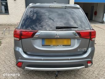 Mitsubishi Outlander Intense + - 24