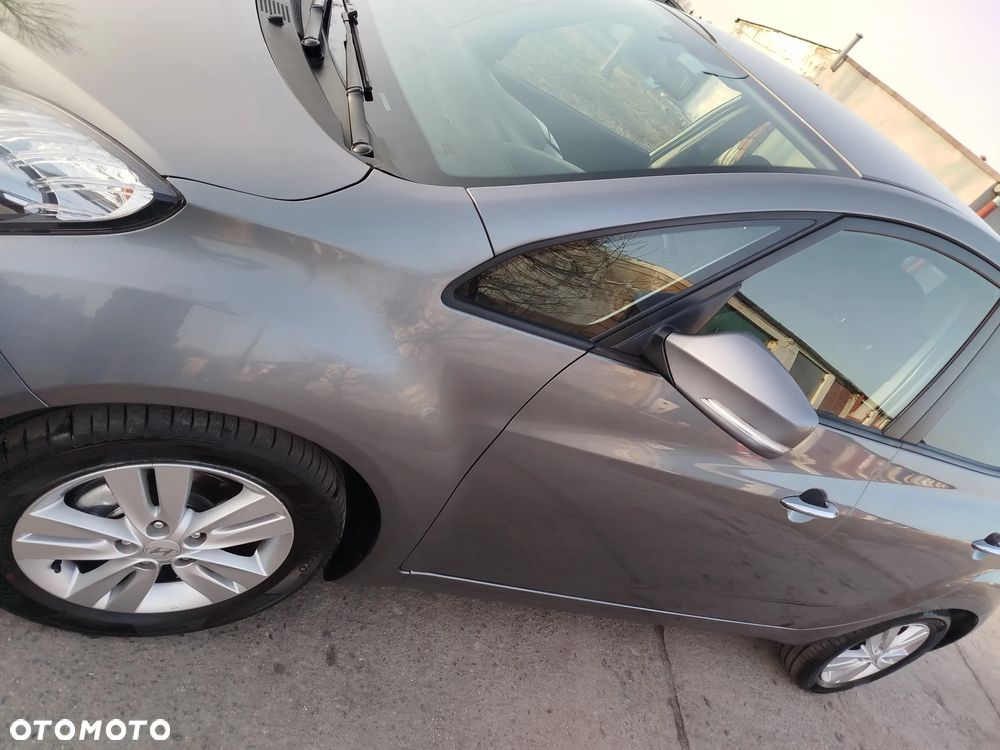 Hyundai ix20 1.6 CRDi Fifa World Cup Edition - 19