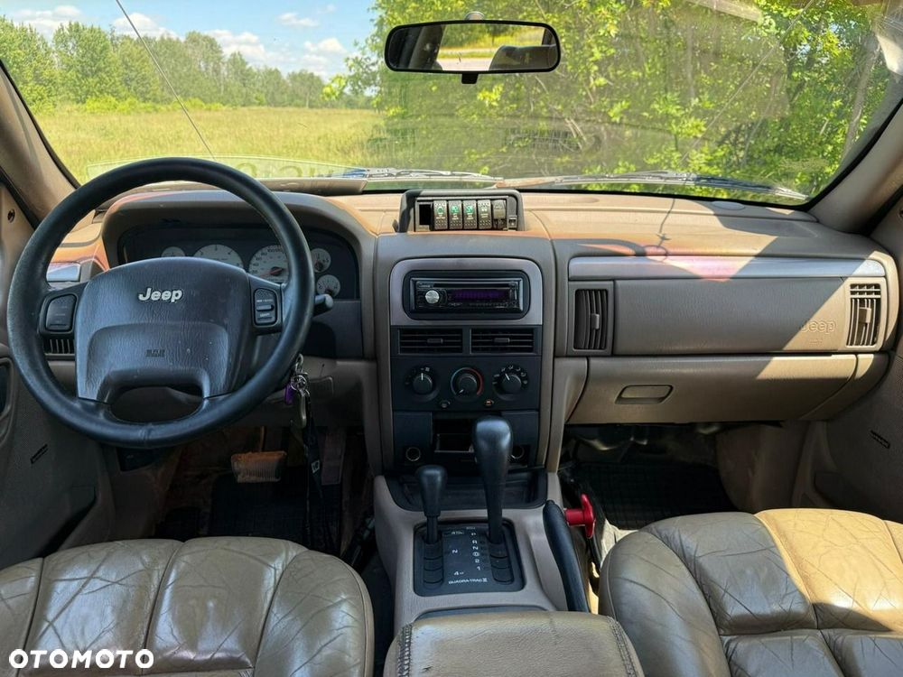 Jeep Grand Cherokee - 11
