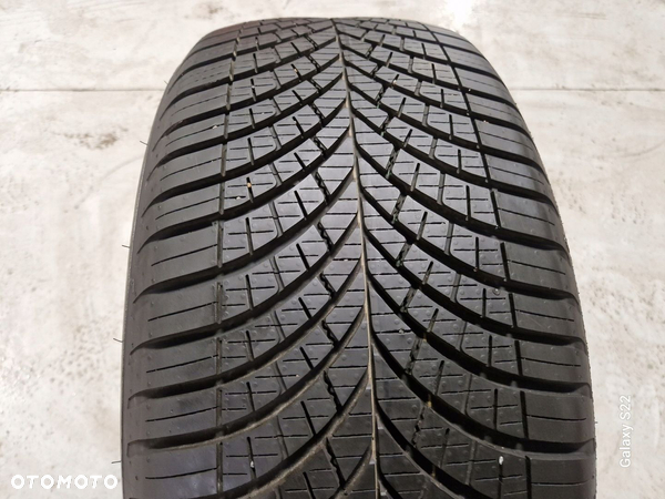 255/45/19 255/45r19 Goodyear Vector 4Seasons G3 100w