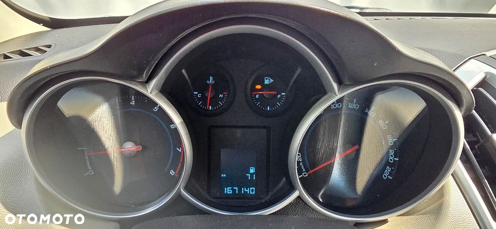 Chevrolet Cruze 1.6 LT - 29