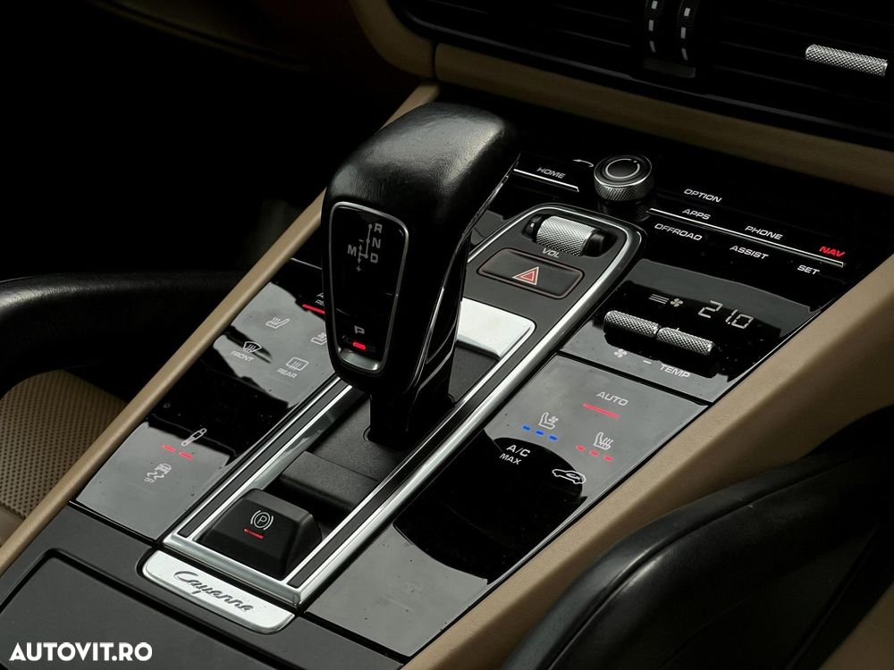 Porsche Cayenne - 11