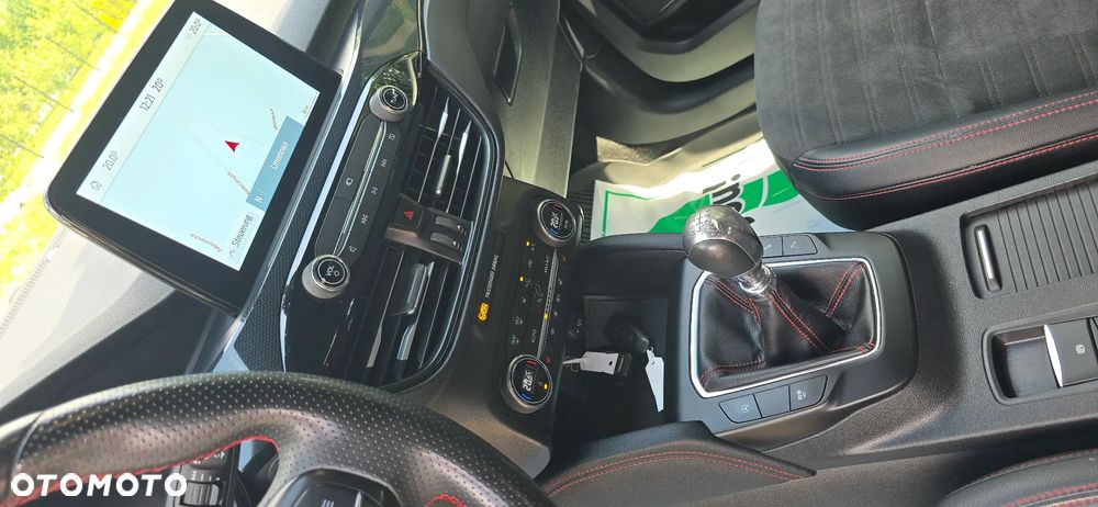 Ford Kuga 2.0 TDCi 2x4 ST-Line - 34
