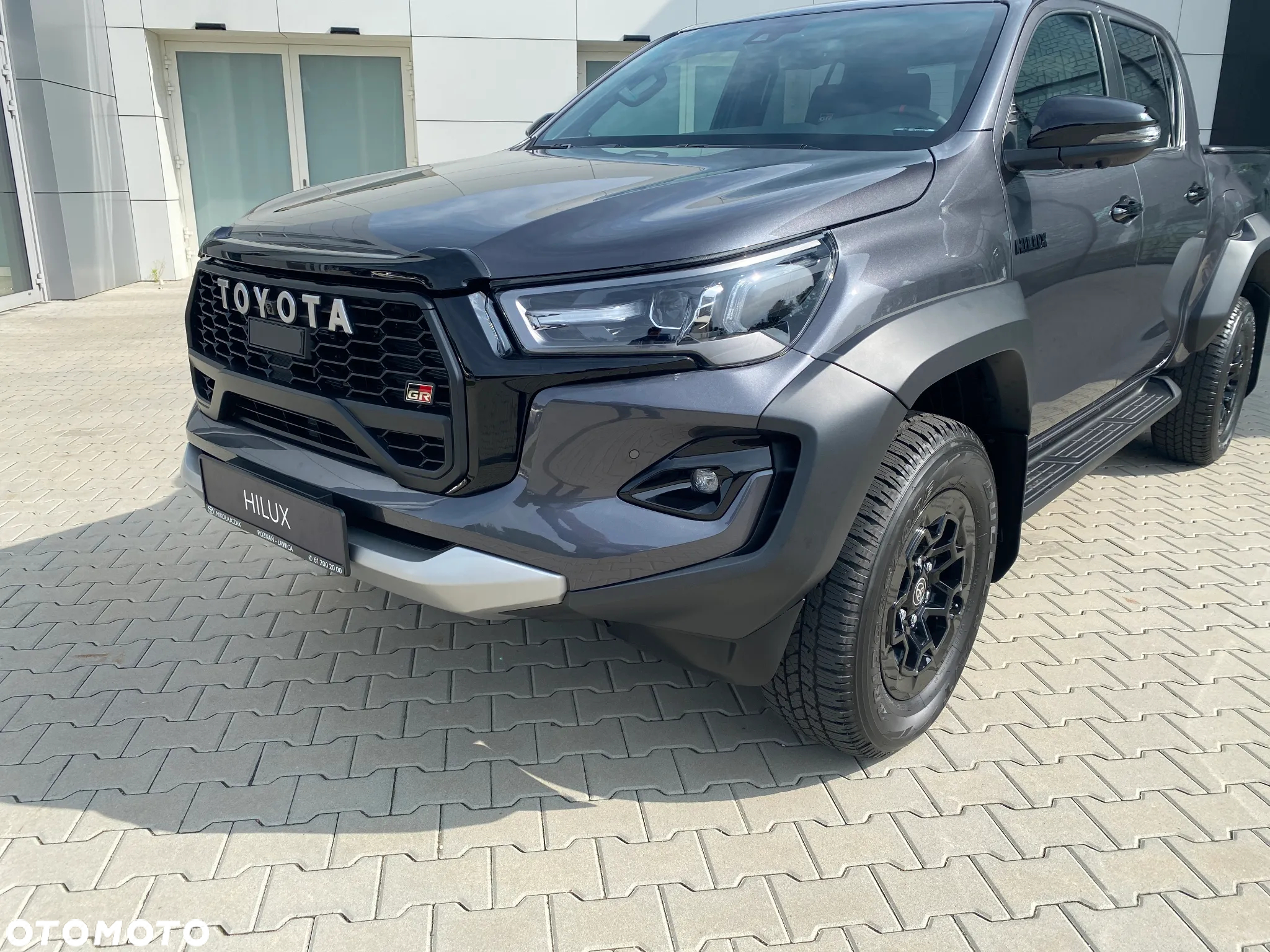 Toyota Hilux 2.8 D-4D Double Cab GR Sport II 4x4 - 2