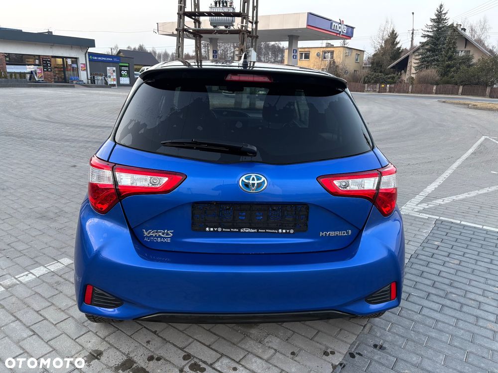 Toyota Yaris Hybrid 100 Selection Passion - 6