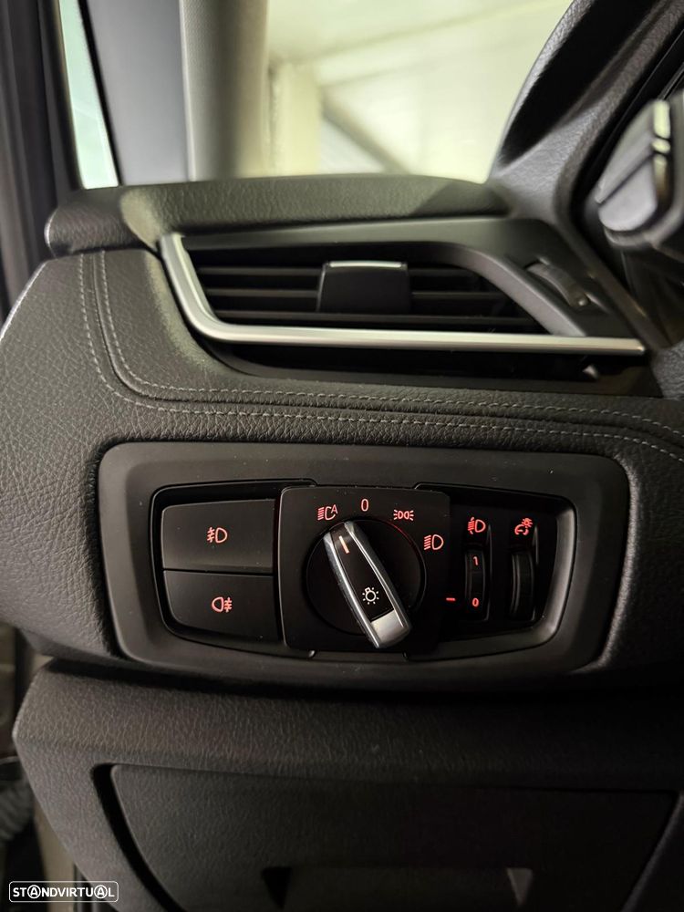 BMW 220 Active Tourer d Aut. Luxury Line - 13