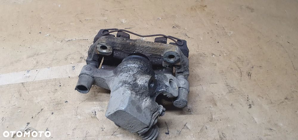 Zacisk hamulcowy prawy Tył Ford Focus Mk3 - 7