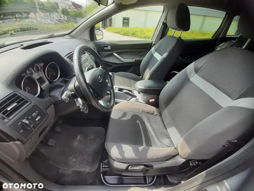 Ford Kuga - 10