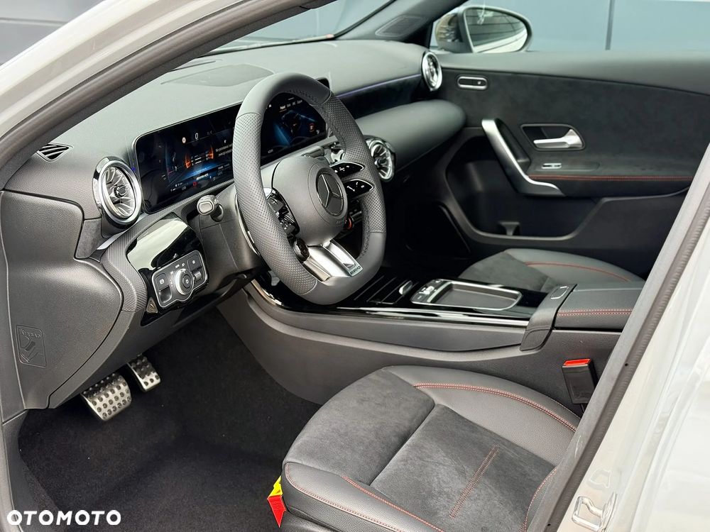 Mercedes-Benz Klasa A 35 AMG 4-Matic 8G-DCT - 11