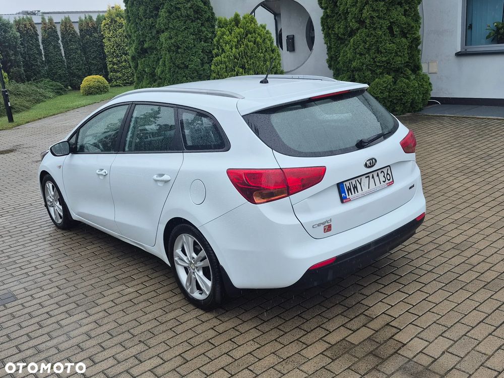 Kia Ceed - 4