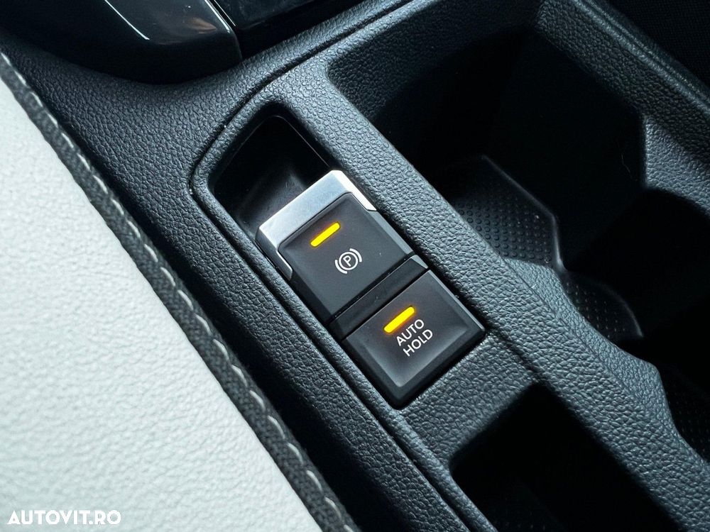 Volkswagen T-Roc - 17