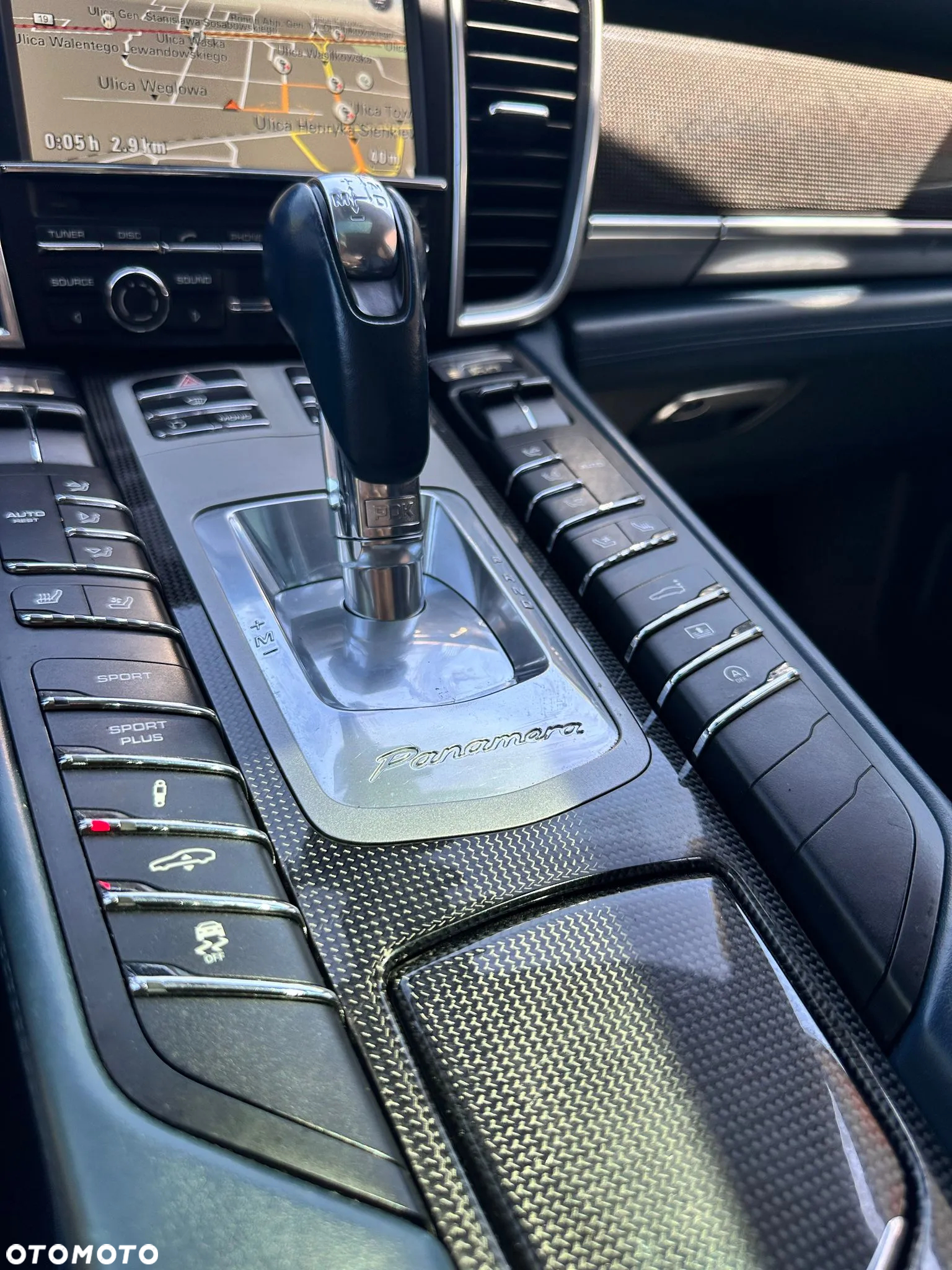 Porsche Panamera 4 Platinum Edition - 19